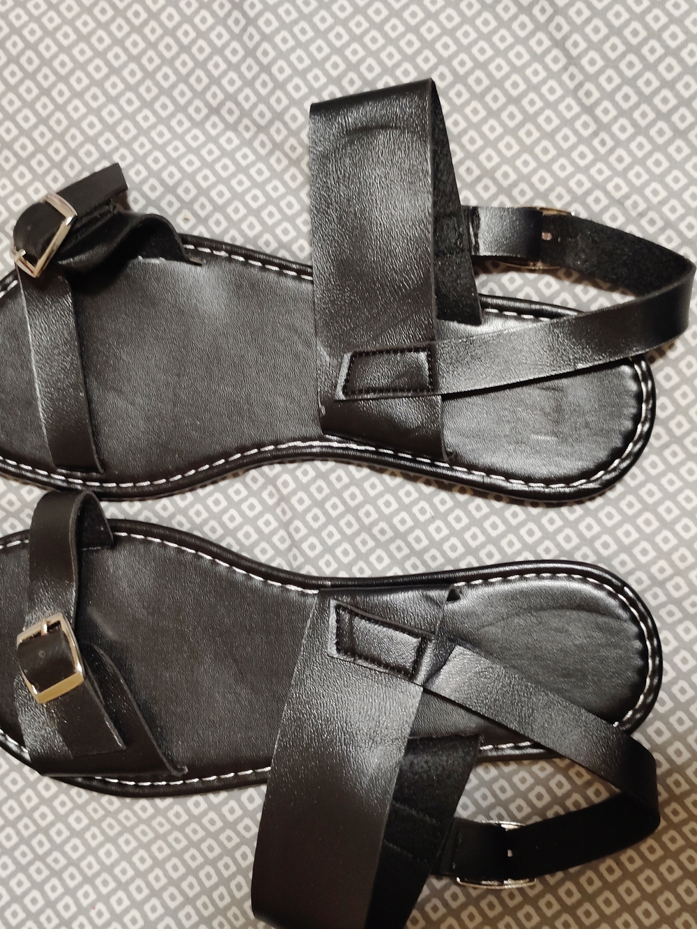 Women's Black Strappy Flat Sandals with Buckle Accent